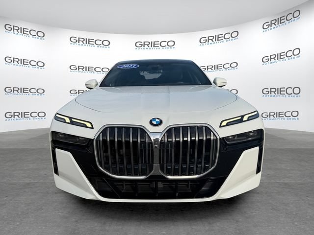 Used 2023 BMW 760i xDrive AWD/4WD image 2