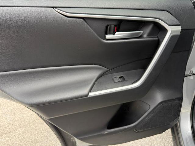 Certified 2024 Toyota RAV4 XLE FWD image 25