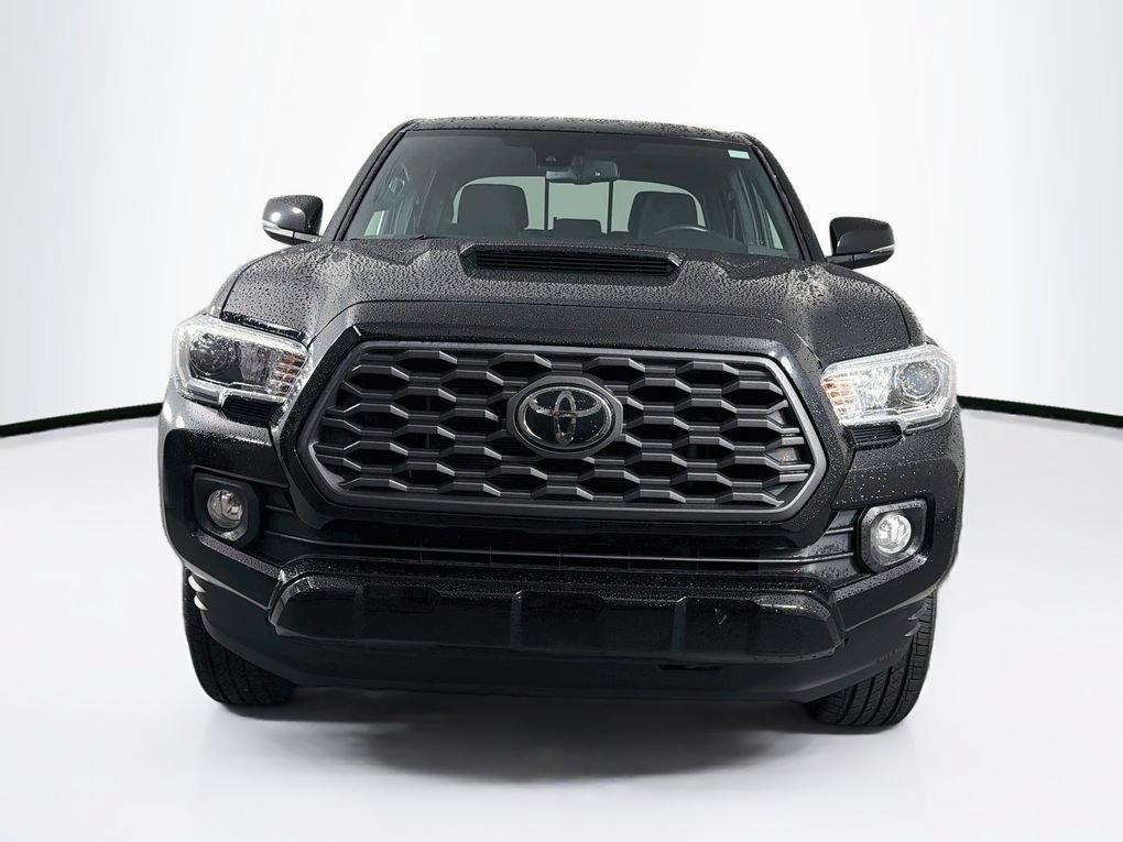 Used 2022 Toyota Tacoma TRD Sport w/ Technology Package RWD image 2