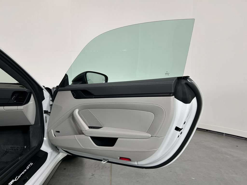 Certified 2025 Porsche 911 Carrera GTS RWD image 24