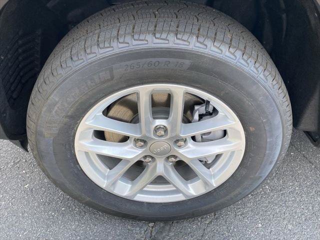 Certified 2023 Jeep Grand Cherokee L Laredo AWD/4WD image 11