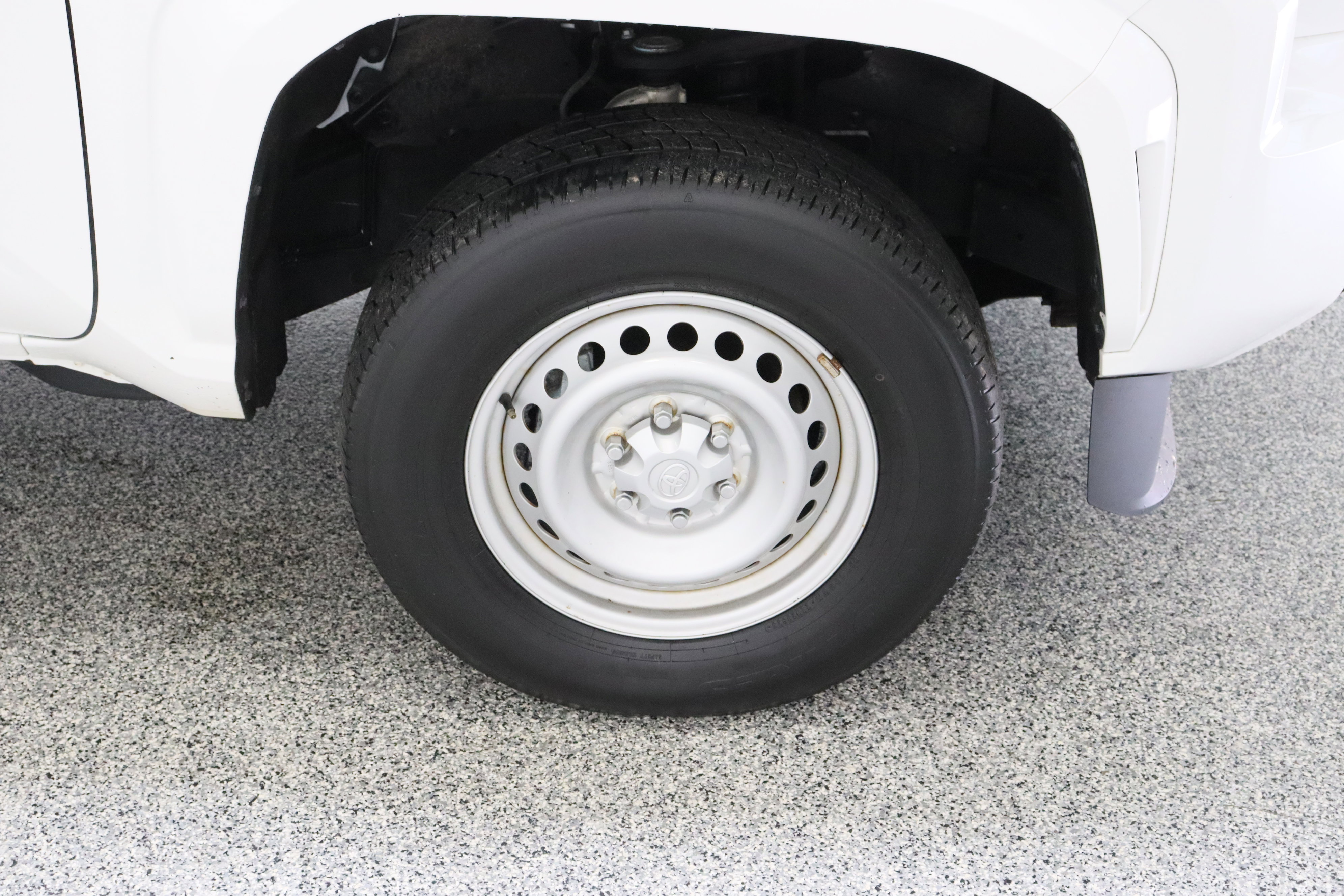 Used 2024 Toyota Tacoma SR RWD image 5