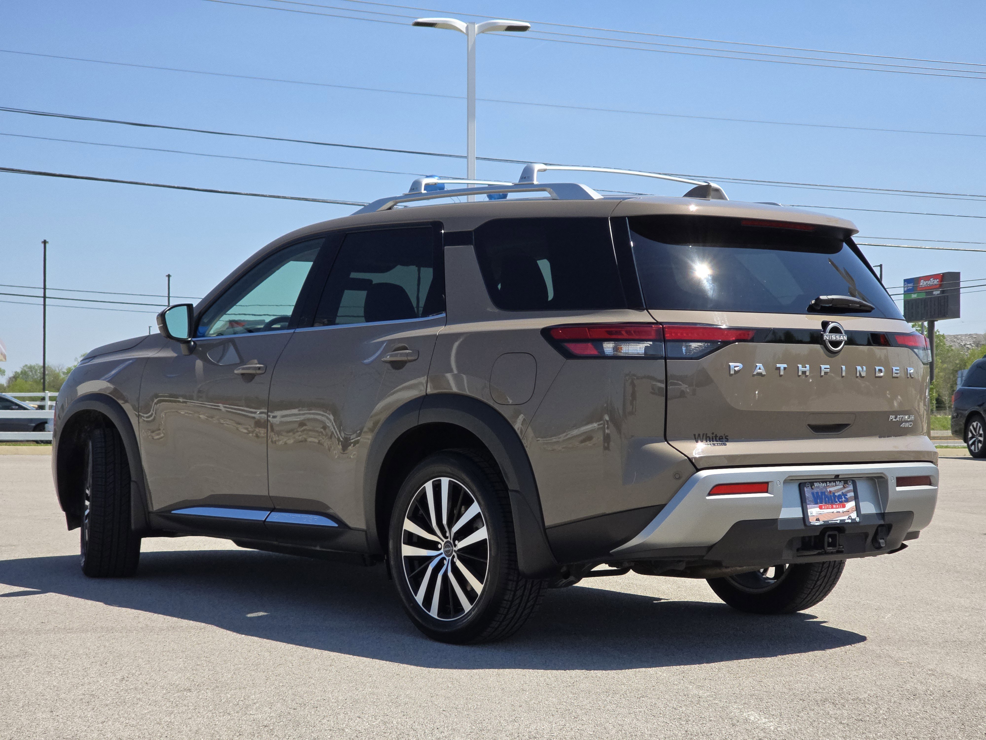 Used 2024 Nissan Pathfinder Platinum image 24