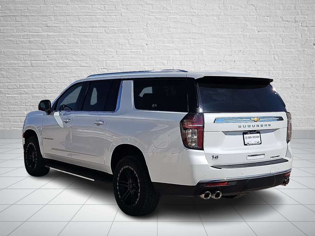 Used 2024 Chevrolet Suburban Premier w/ Premium Package AWD/4WD image 3