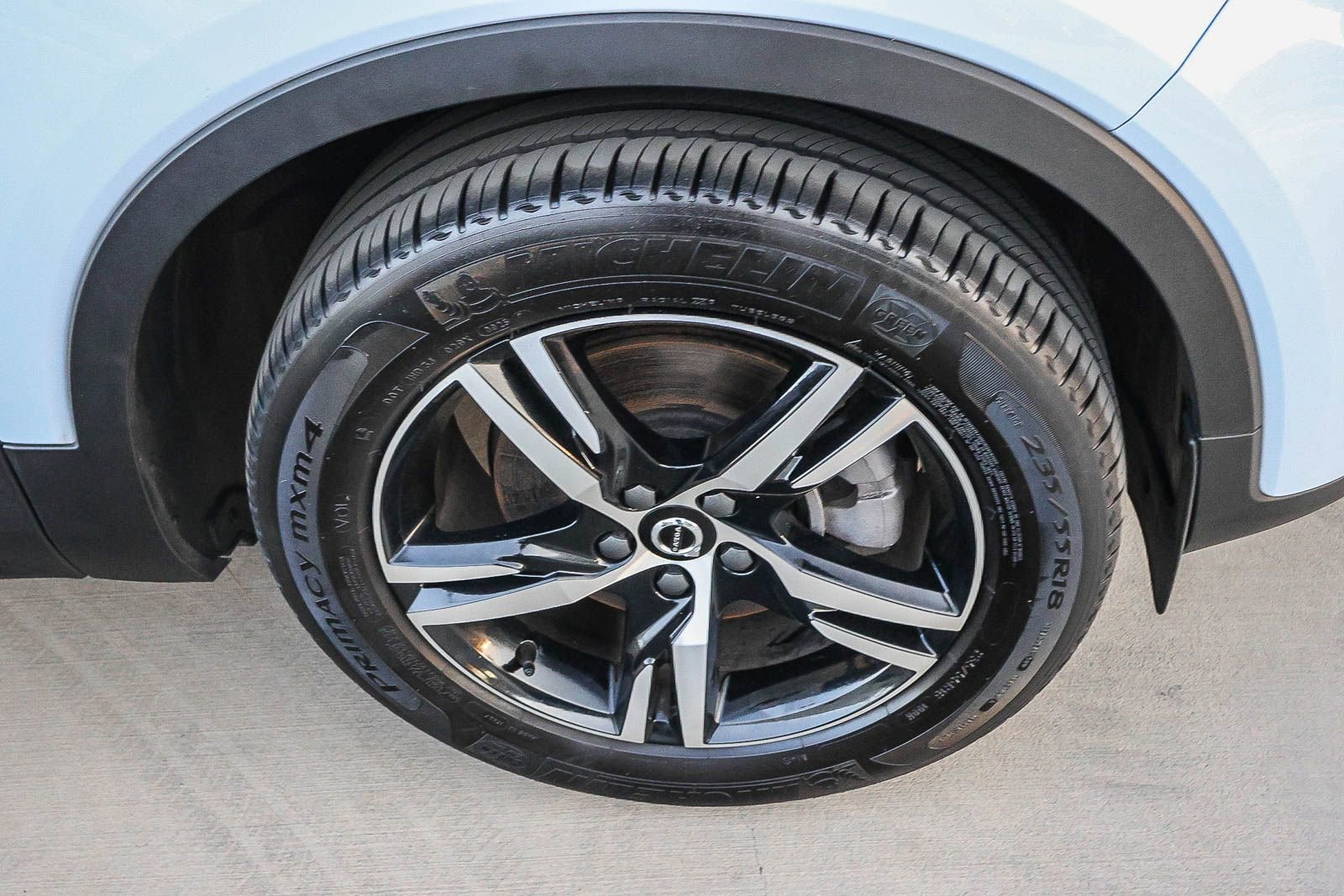 Used 2025 Volvo XC40 B5 Core image 15