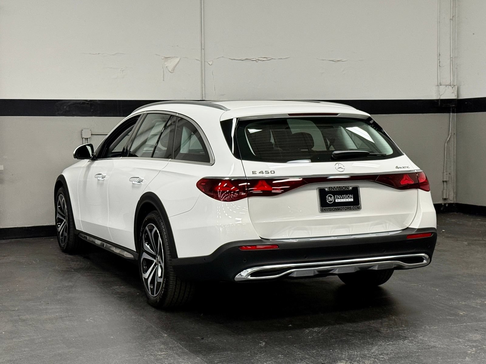 Used 2025 Mercedes-Benz E 450 4MATIC All-Terrain Wagon image 10