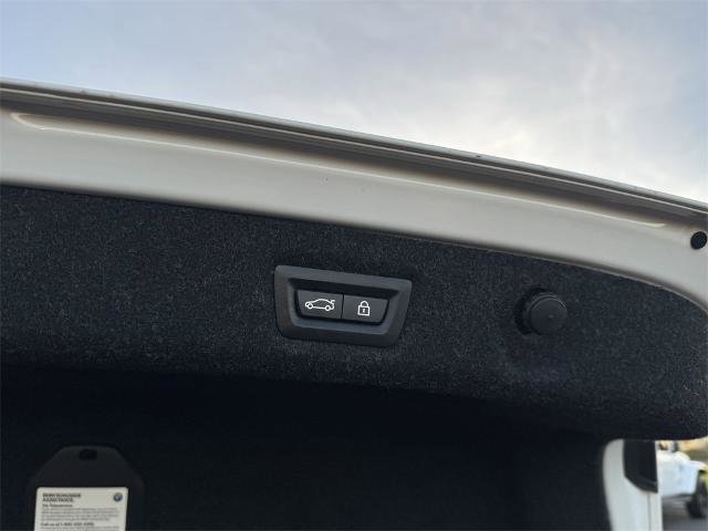 Used 2021 BMW 530i w/ Executive Package image 6