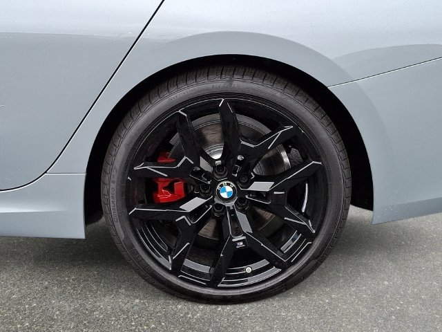 New 2026 BMW 330i xDrive Sedan w/ M Sport Package AWD/4WD image 8