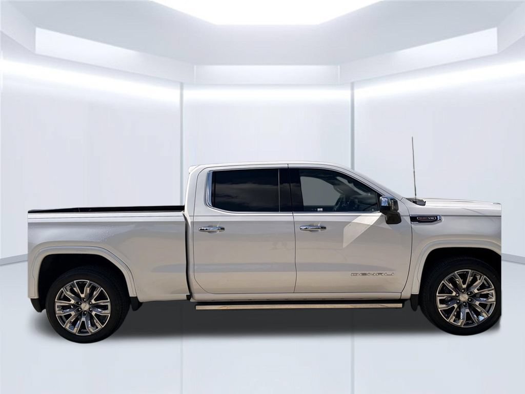 Used 2025 GMC Sierra 1500 Denali w/ Denali Reserve Package AWD/4WD image 4
