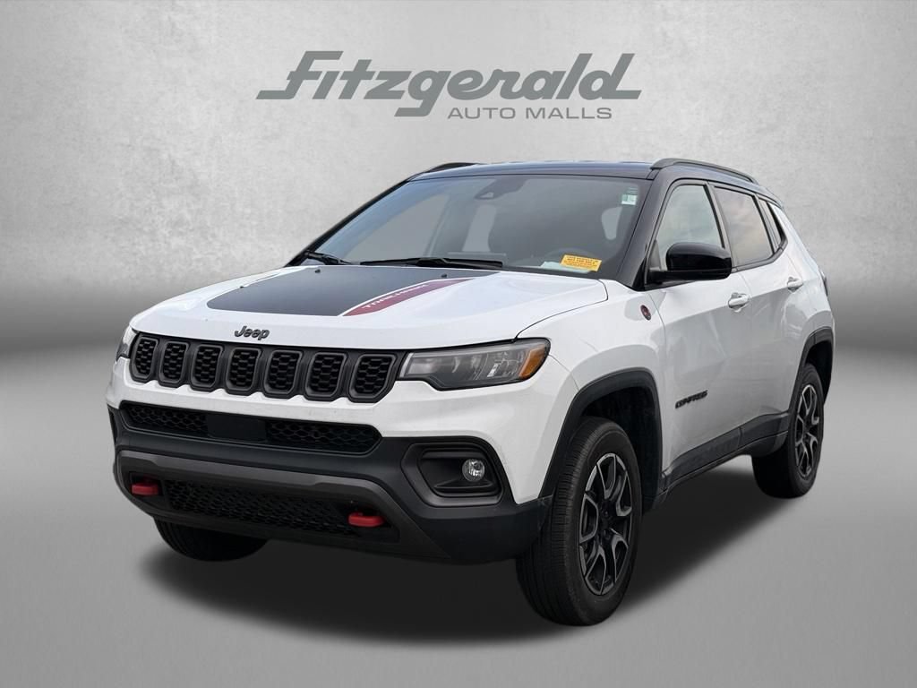Used 2024 Jeep Compass Trailhawk AWD/4WD image 5