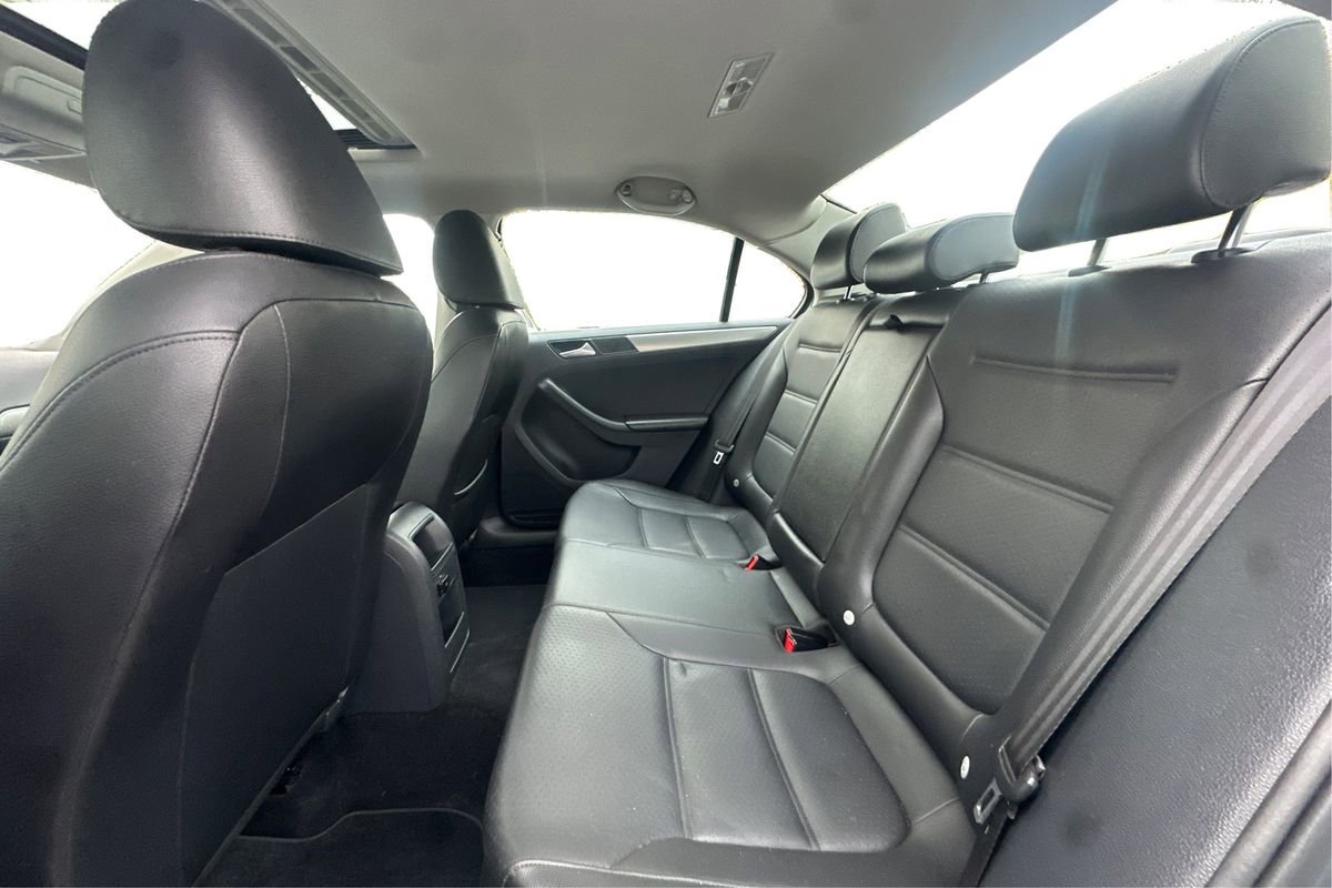 Used 2015 Volkswagen Jetta SE image 10