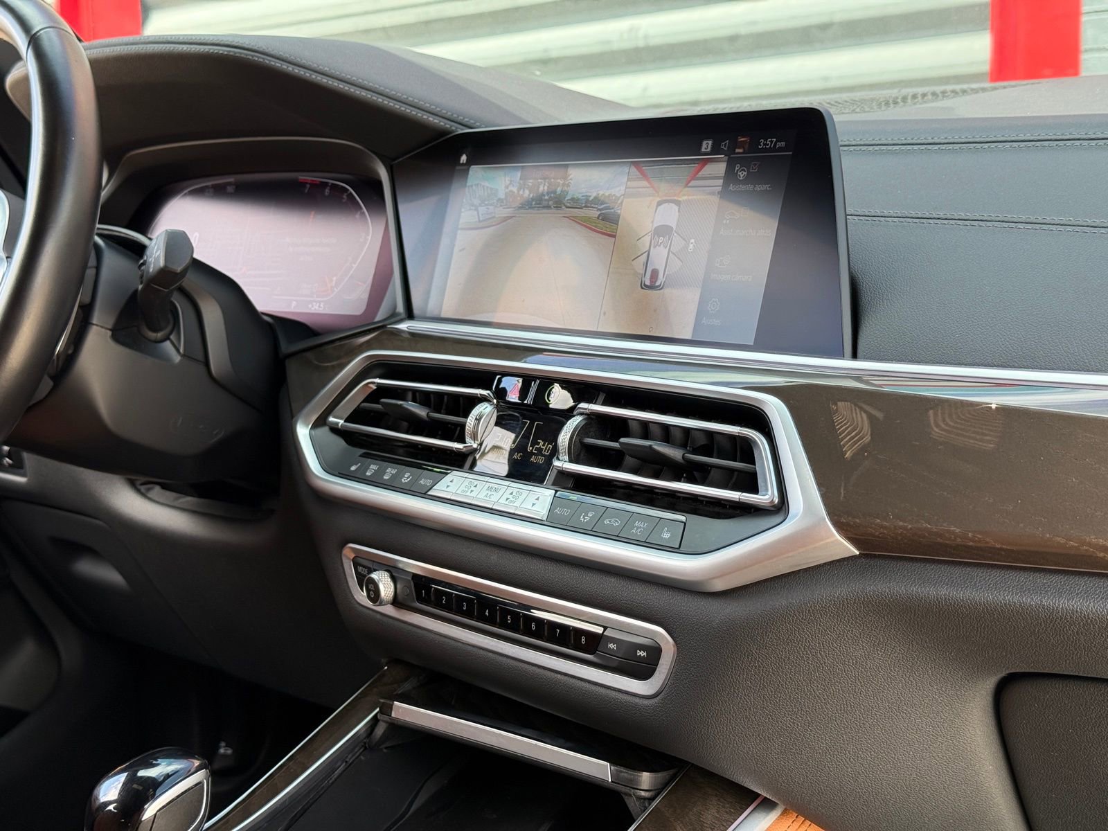 Used 2022 BMW X5 sDrive40i w/ M Sport Package RWD image 27