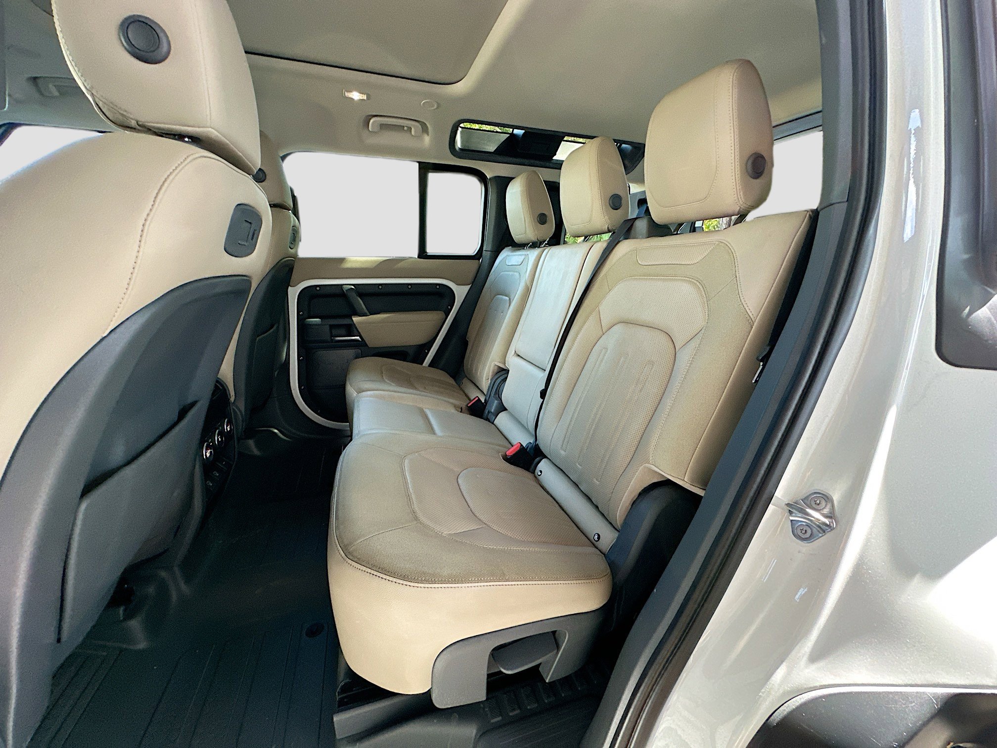 Used 2021 Land Rover Defender 110 S image 23