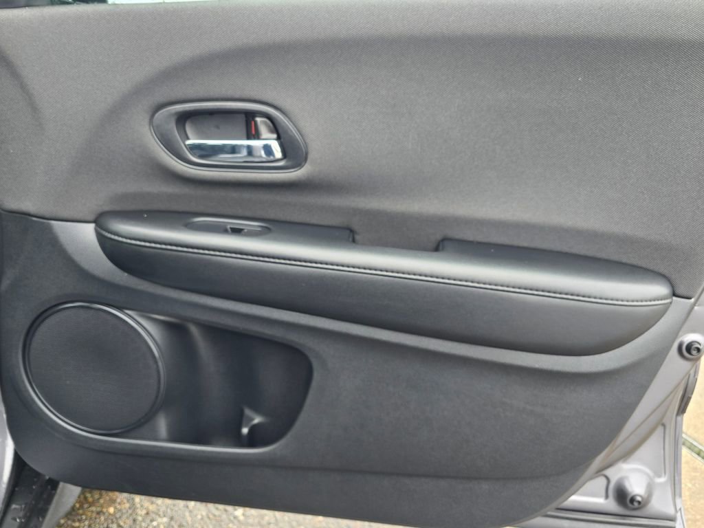 Used 2022 Honda HR-V LX image 18
