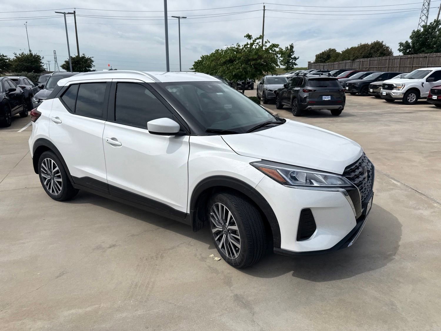 Used 2024 Nissan Kicks SV FWD image 5