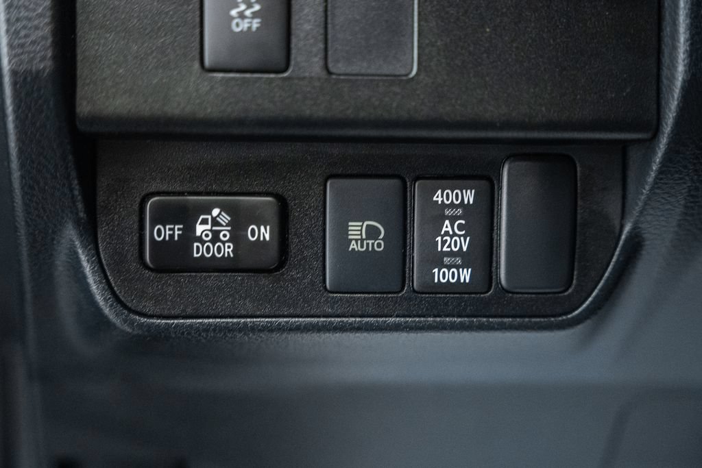 Used 2020 Toyota Tacoma TRD Off-Road w/ Technology Package AWD/4WD image 39