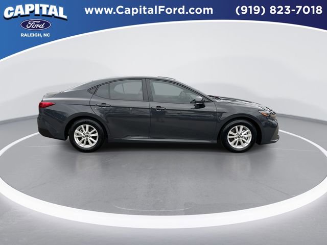 Used 2025 Toyota Camry LE image 9