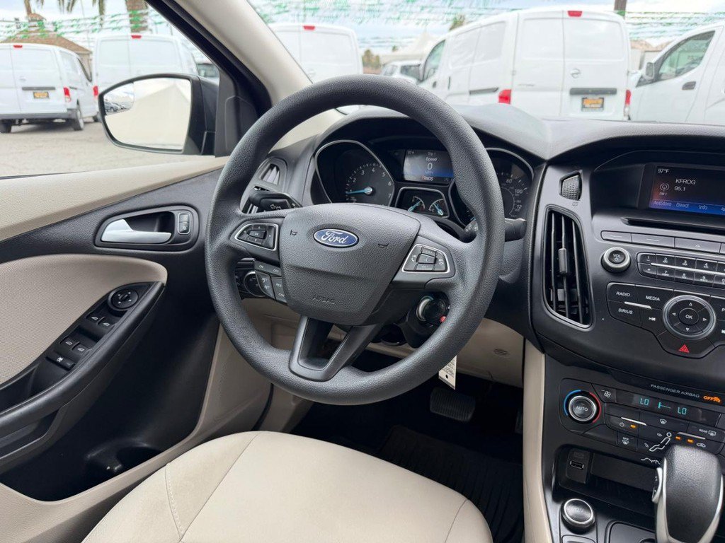 Used 2017 Ford Focus SE FWD image 24