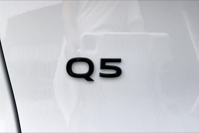 Used 2025 Audi Q5 Premium AWD/4WD image 24
