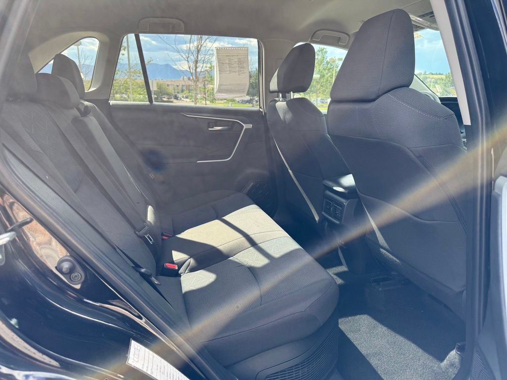 Used 2025 Toyota RAV4 XLE AWD/4WD image 26