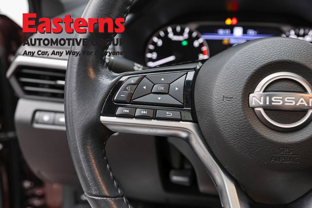 Used 2023 Nissan Altima 2.5 SV w/ SV Premium Package FWD image 16