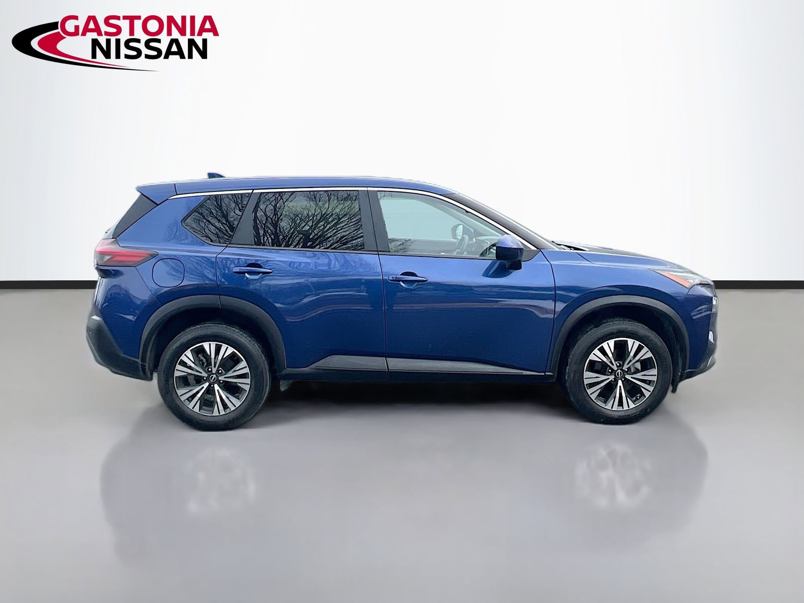 Used 2023 Nissan Rogue SV image 10