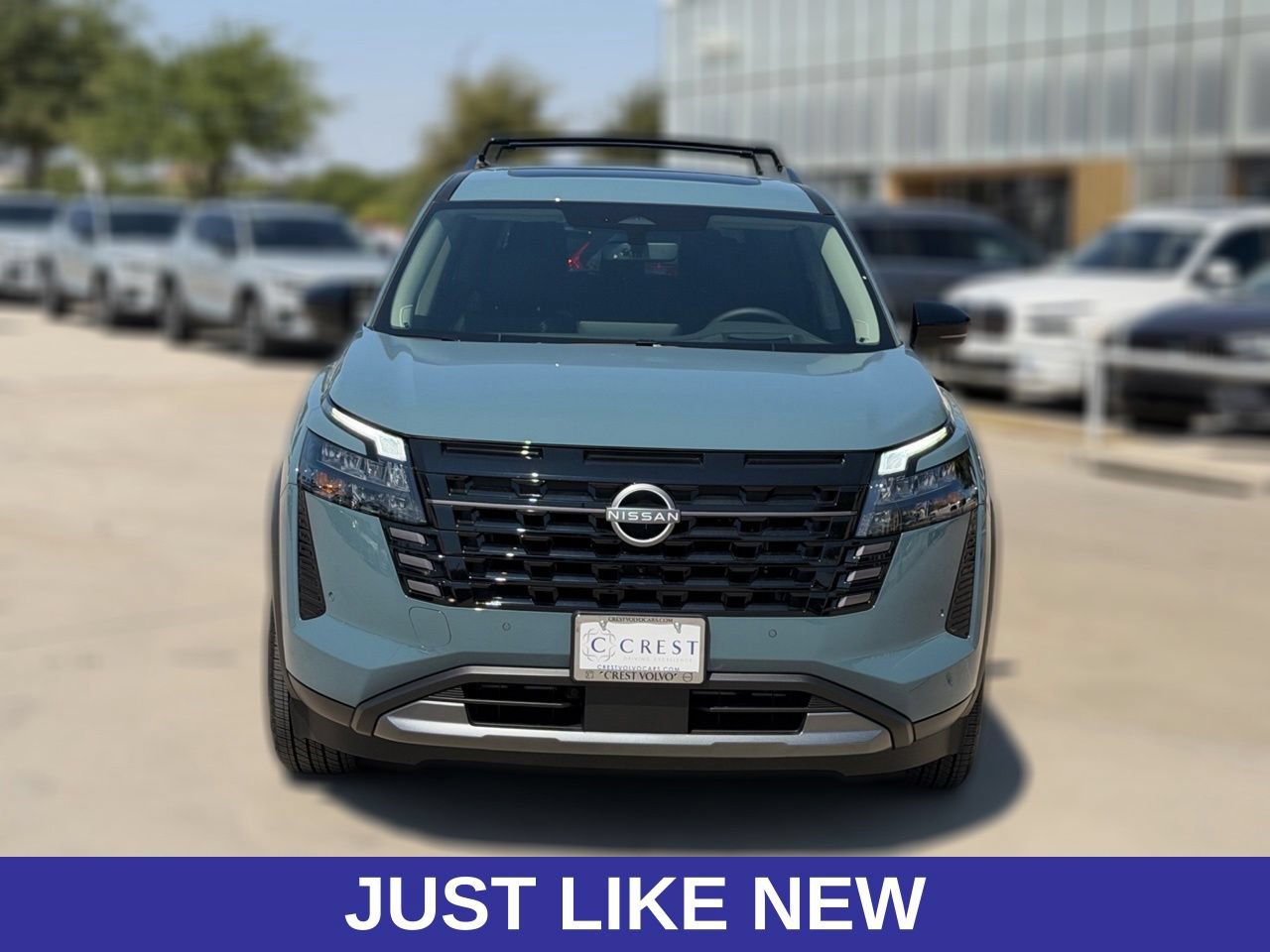 Used 2026 Nissan Pathfinder Platinum w/ Cargo Package FWD image 3