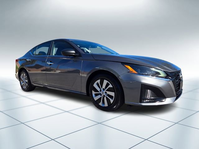 Used 2024 Nissan Altima 2.5 S image 3