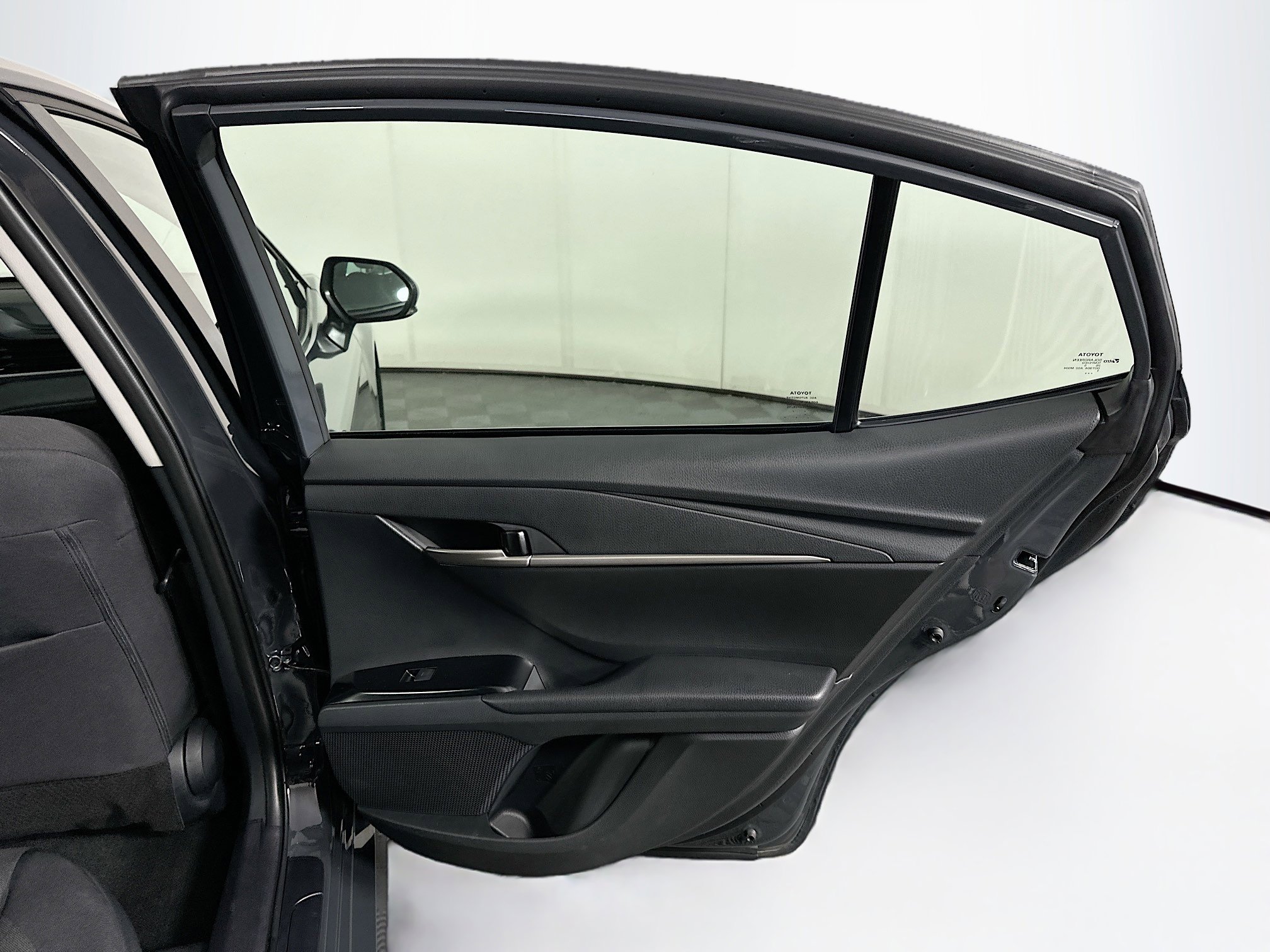 Used 2025 Toyota Camry LE image 28