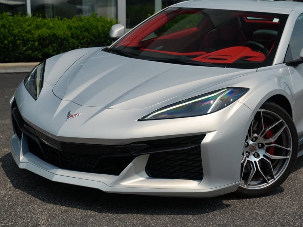 Used 2023 Chevrolet Corvette Z06 w/ Chrome Exterior Badge Package RWD image 3