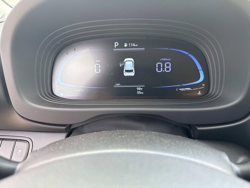 Used 2024 Hyundai Venue Limited image 19