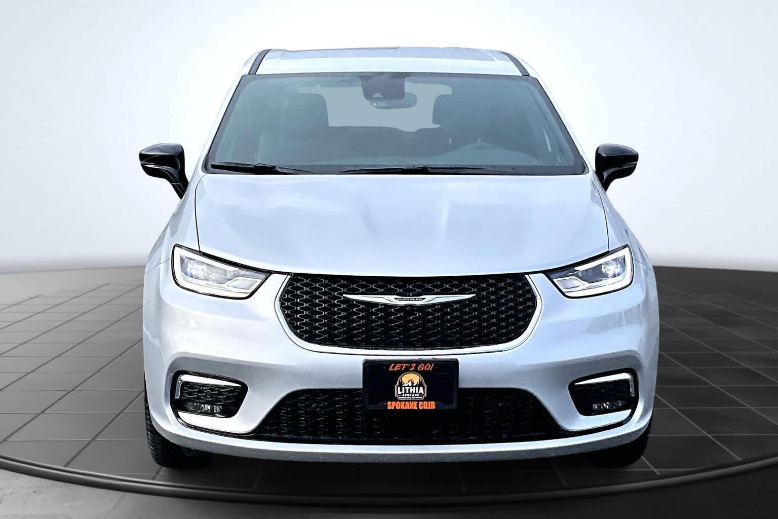 New 2026 Chrysler Pacifica Select AWD/4WD image 6
