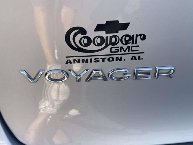 Used 2023 Chrysler Voyager LX FWD image 9