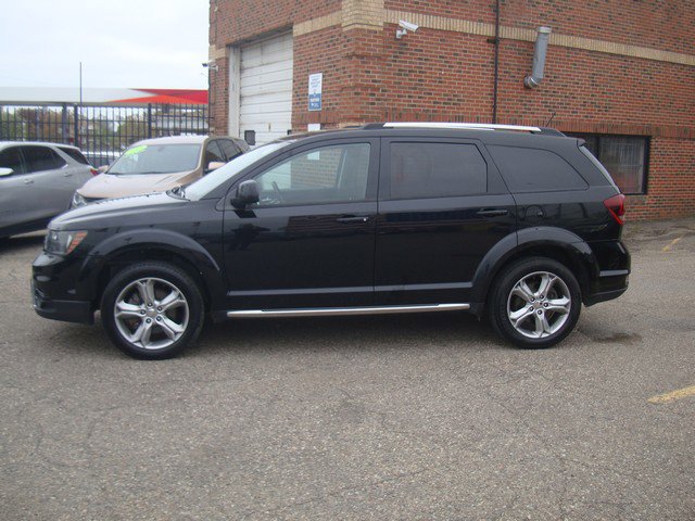 Used 2017 Dodge Journey Crossroad FWD image 2