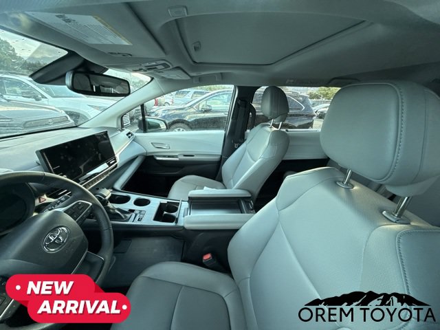 Used 2026 Toyota Sienna XLE FWD image 20