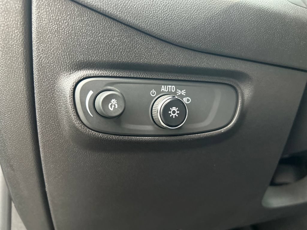 Used 2023 Chevrolet Equinox LT FWD image 20