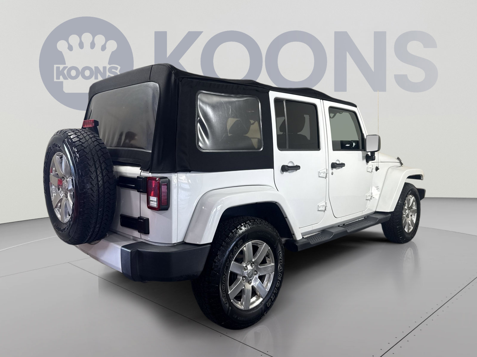 Used 2016 Jeep Wrangler Unlimited Sahara w/ Dual Top Group AWD/4WD image 7