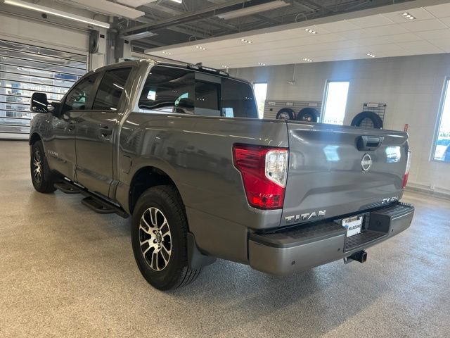 Used 2023 Nissan Titan SV w/ SV Convenience Package AWD/4WD image 9