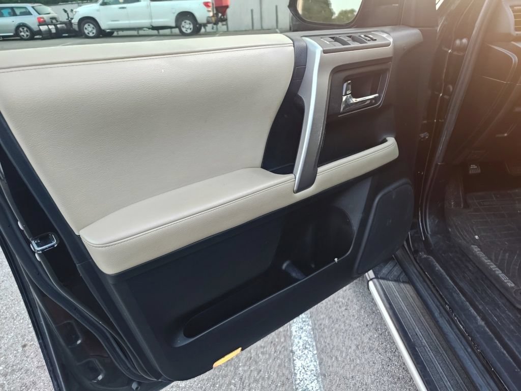 Used 2016 Toyota 4Runner SR5 Premium AWD/4WD image 6