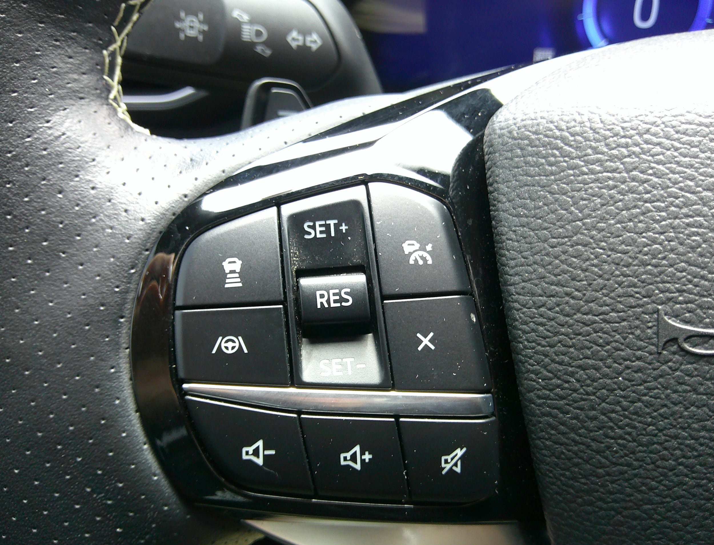 Used 2022 Ford Explorer ST w/ Equipment Group 401A AWD/4WD image 21