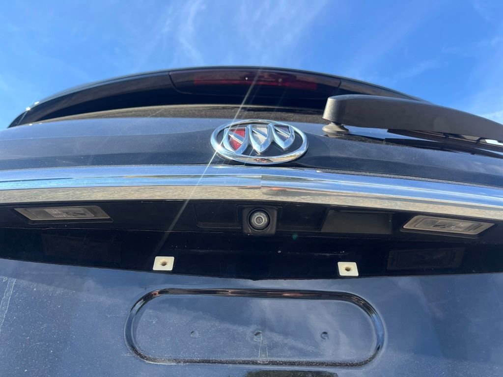 Used 2021 Buick Enclave Essence image 7