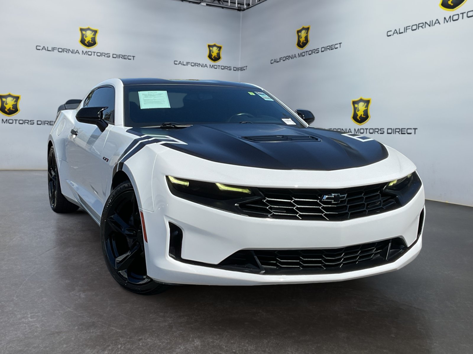 Used 2020 Chevrolet Camaro LT RWD image 3