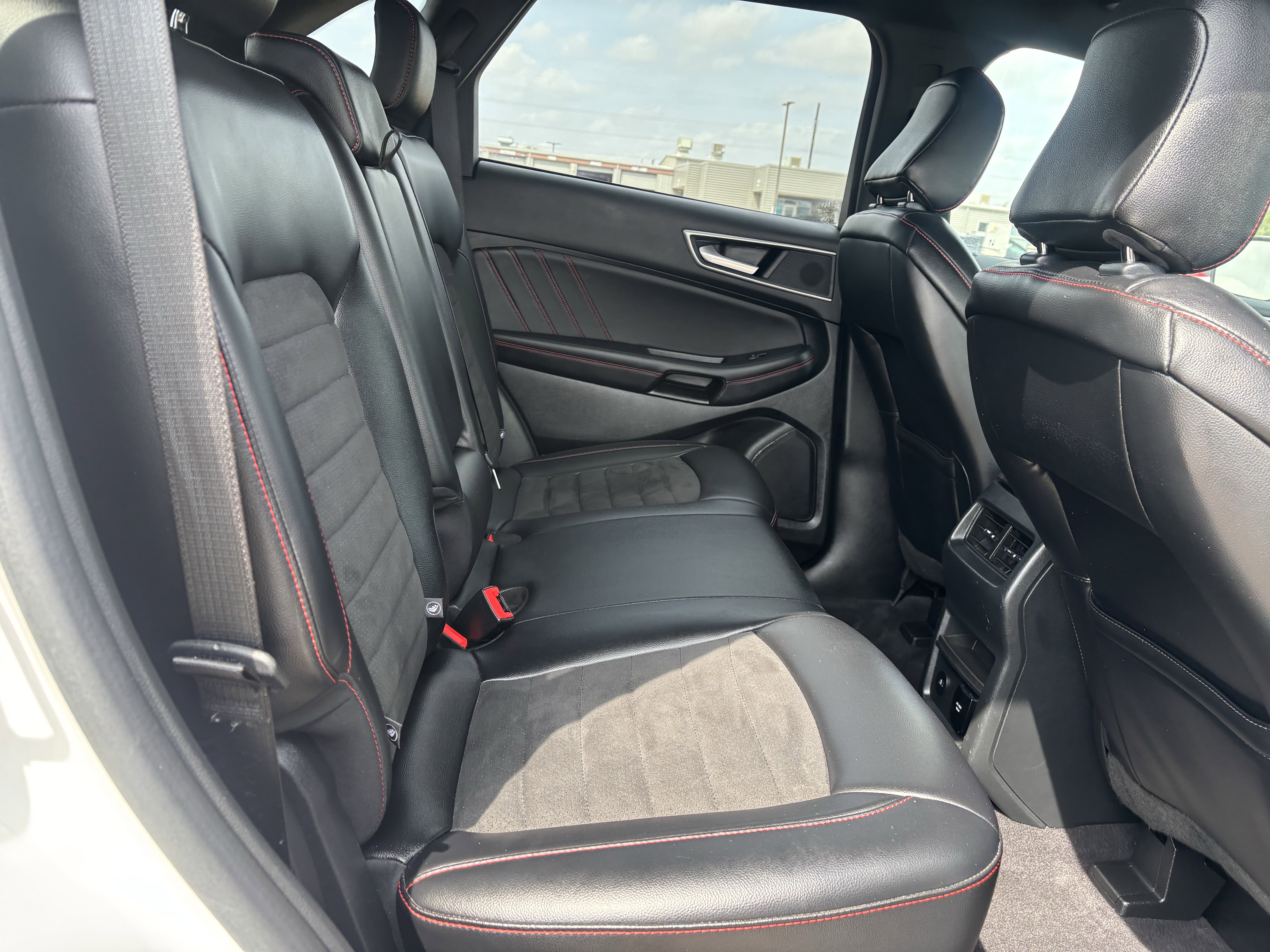 Certified 2024 Ford Edge ST-Line image 21