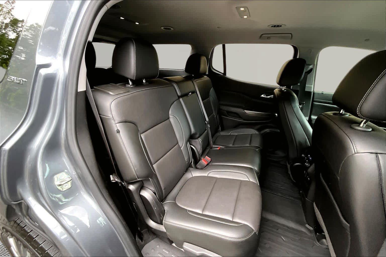 Used 2021 GMC Acadia SLT w/ LPO, Floor Liner Package FWD image 20