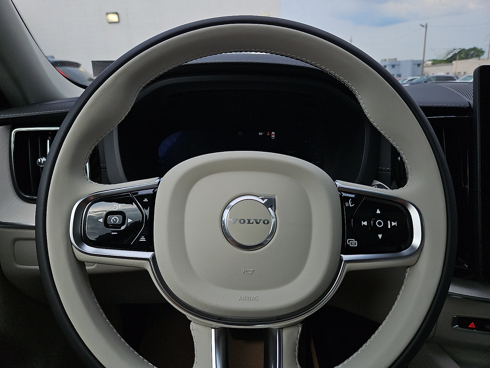 New 2026 Volvo XC60 T8 Ultra w/ Protection Package Premier AWD/4WD image 18