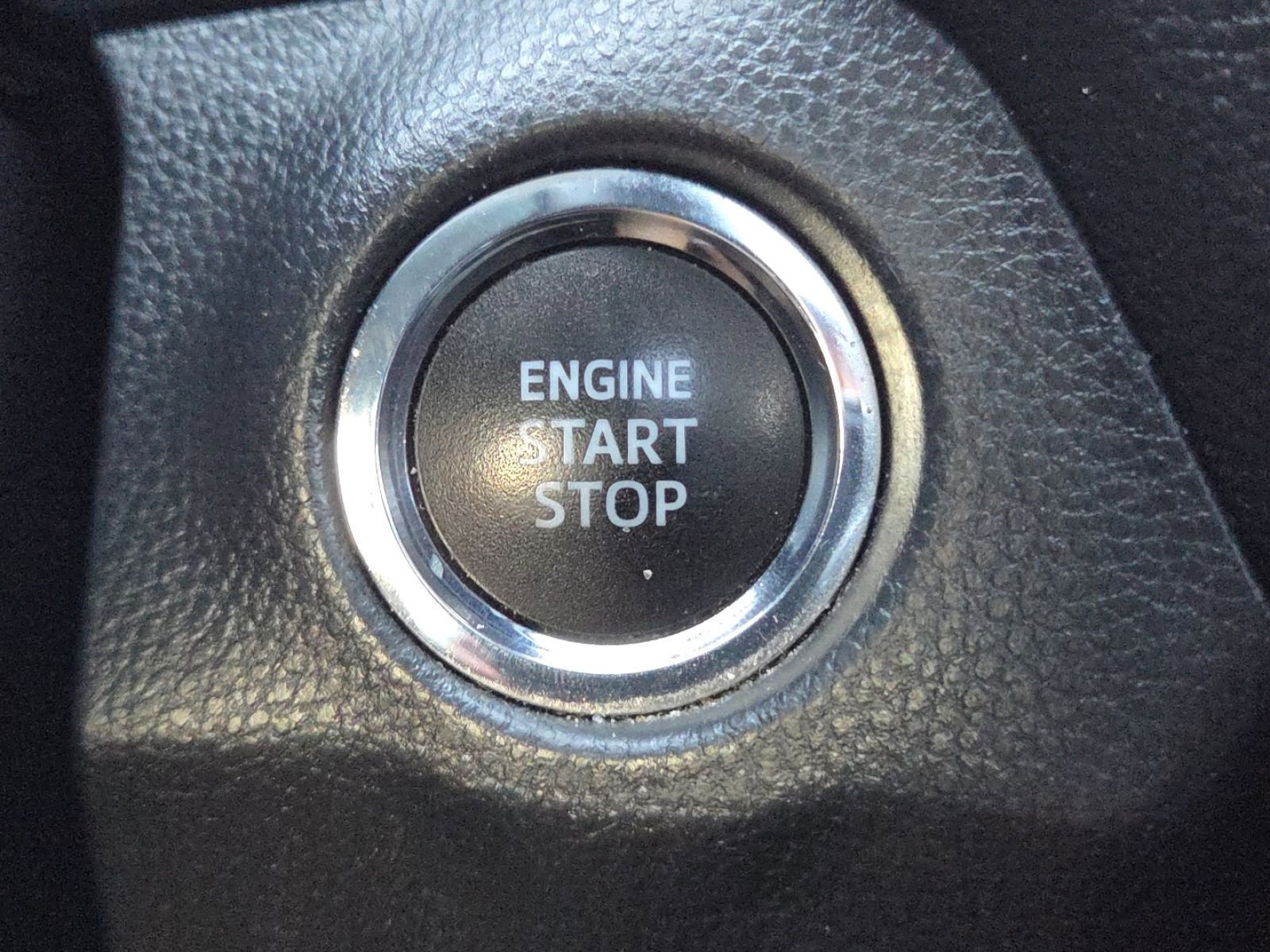 Used 2021 Toyota RAV4 XLE Premium image 8