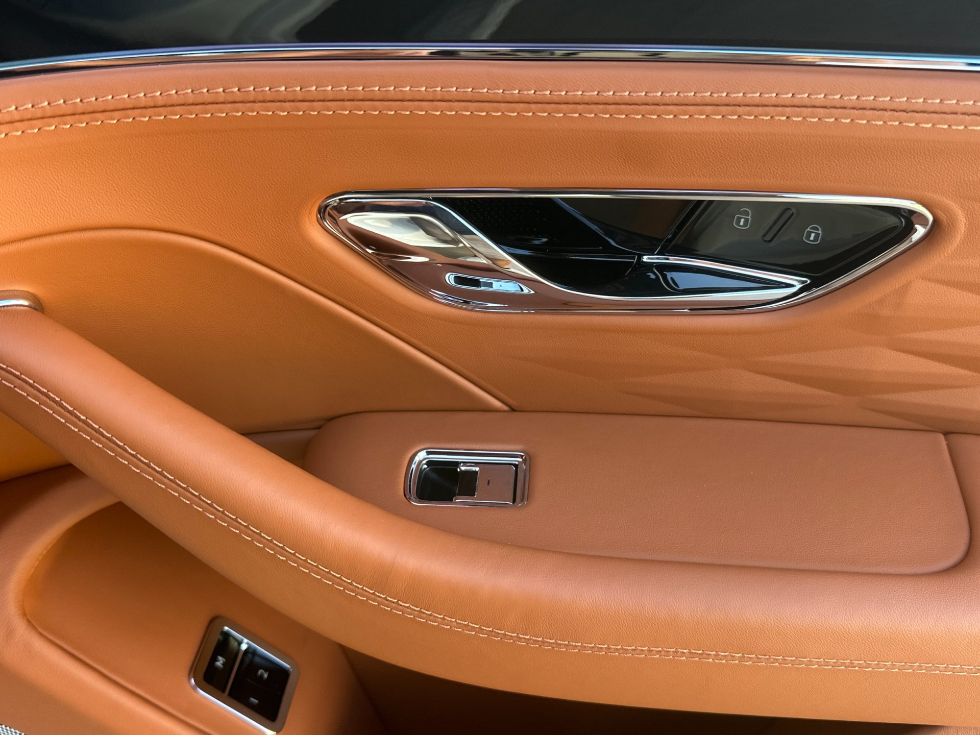 Certified 2023 Bentley Flying Spur Azure AWD/4WD image 17