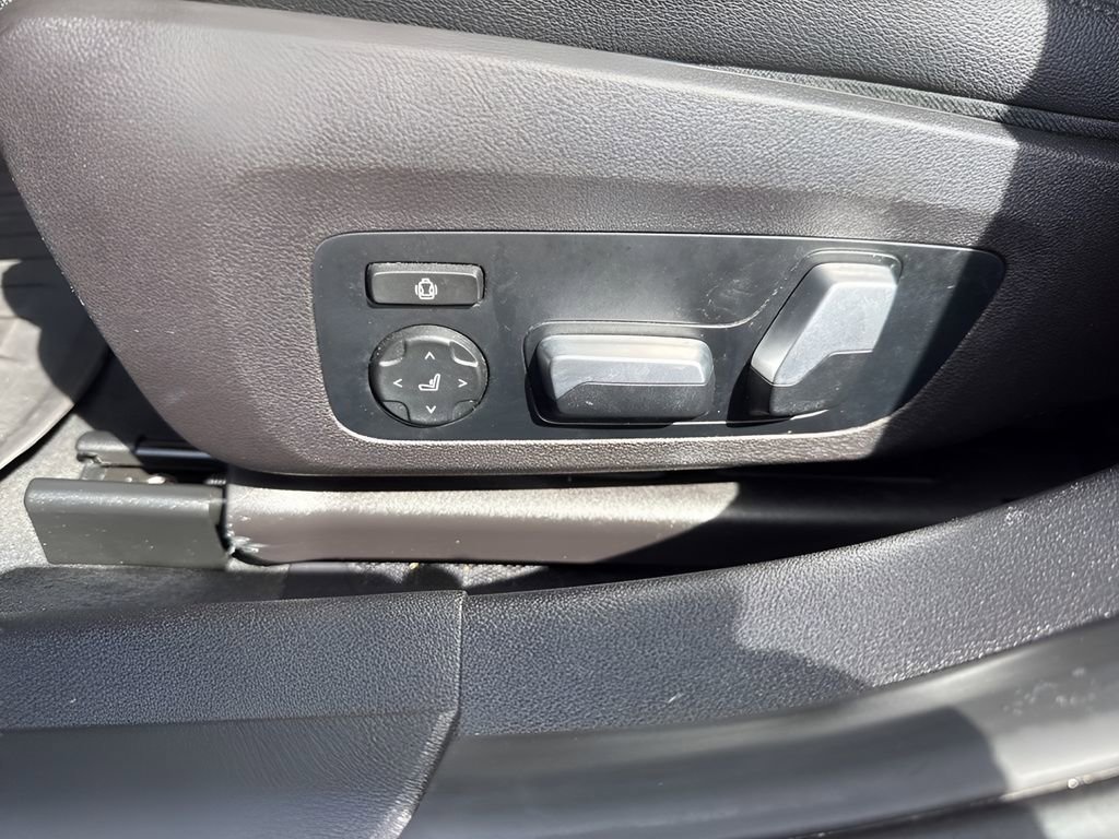 Used 2021 BMW 330i Sedan w/ Premium Package image 10