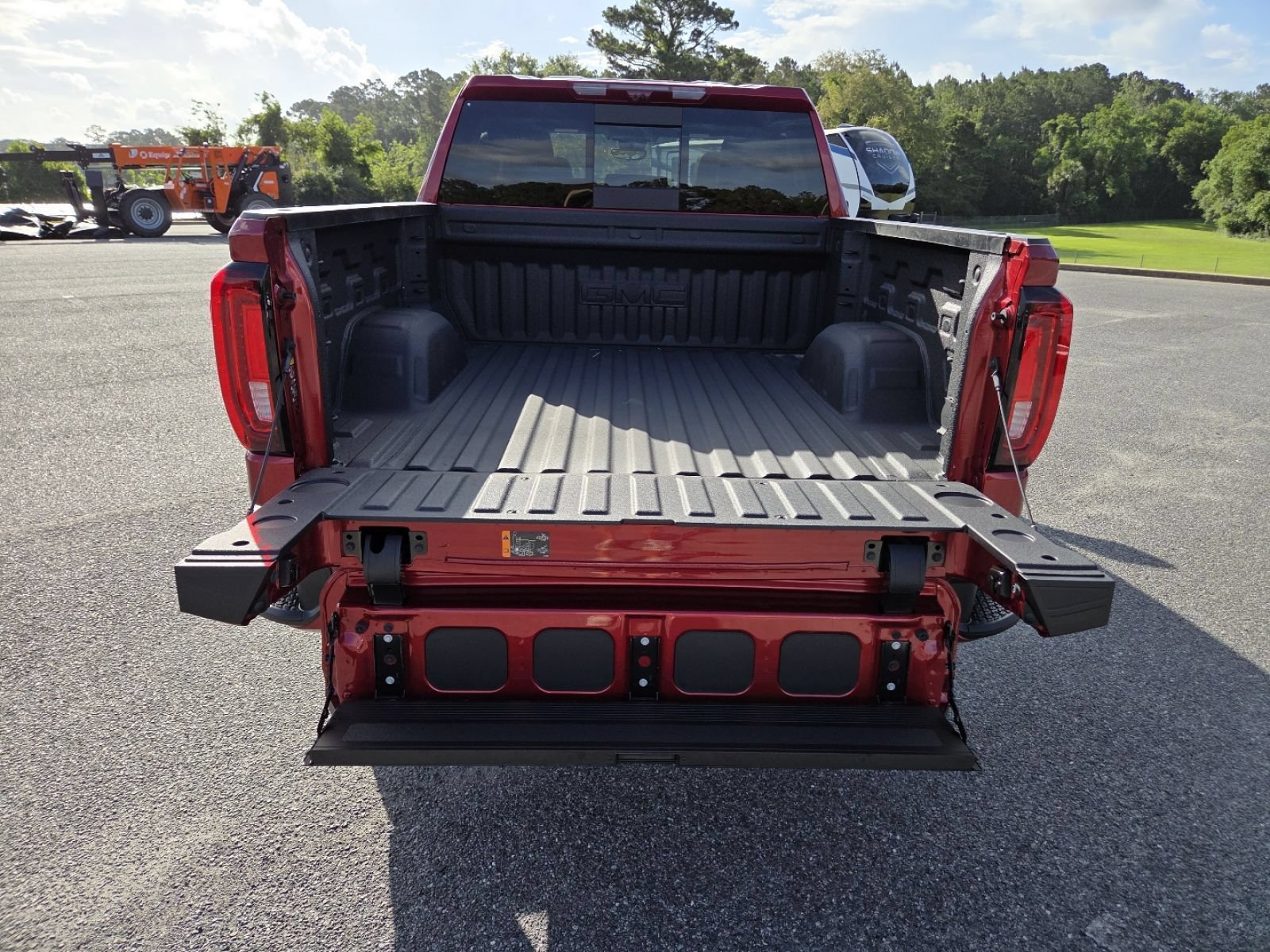 New 2026 GMC Sierra 1500 AT4 w/ AT4 Premium Package AWD/4WD image 24