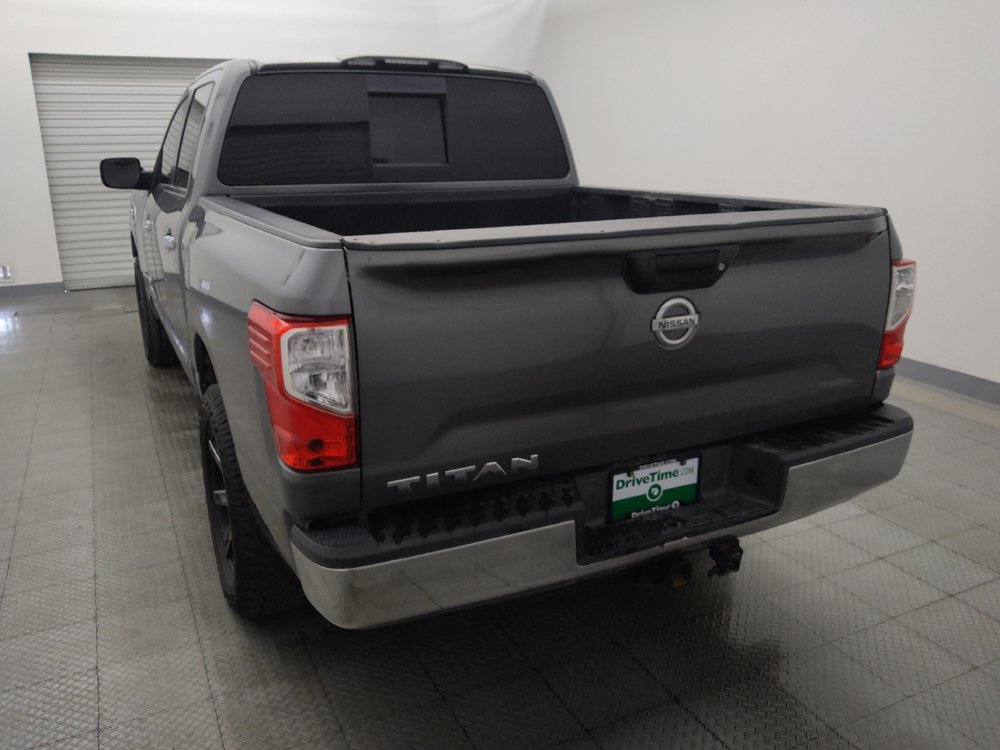 Used 2017 Nissan Titan SV RWD image 6